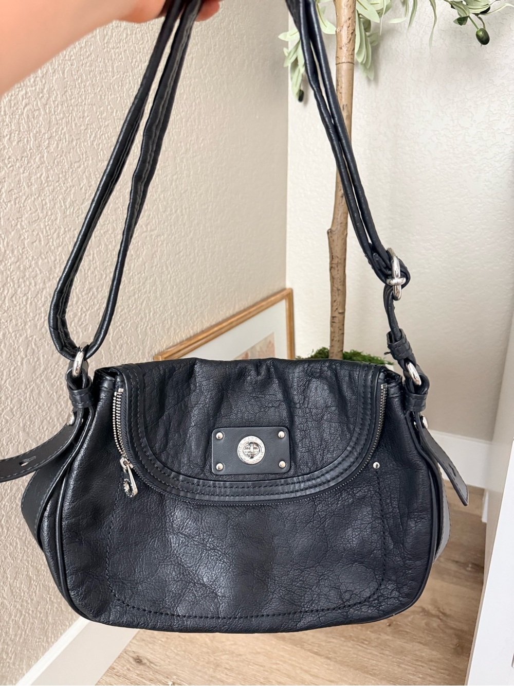 Marc Jacobs Black Leather Shoulder Bag Silver Hardware Turn Lock